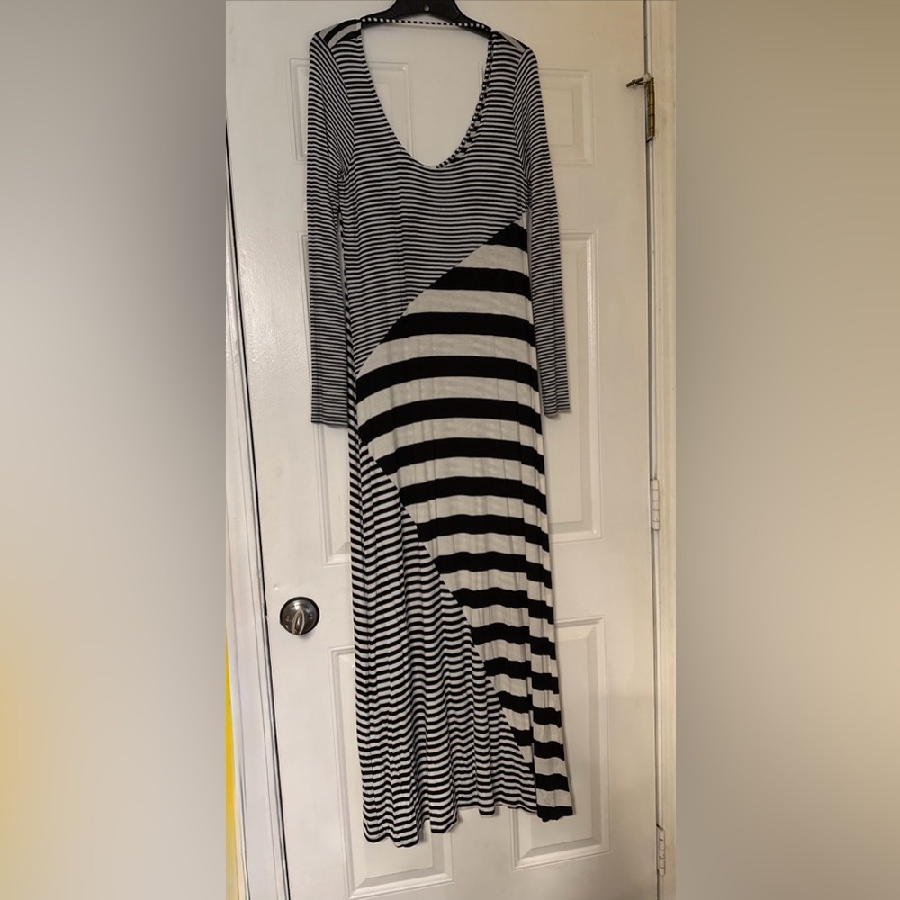 Ella Moss Monochrome Striped Dress